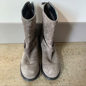 Aquatalia by Marvin‎ K. Gray Quilted Boots Size 7